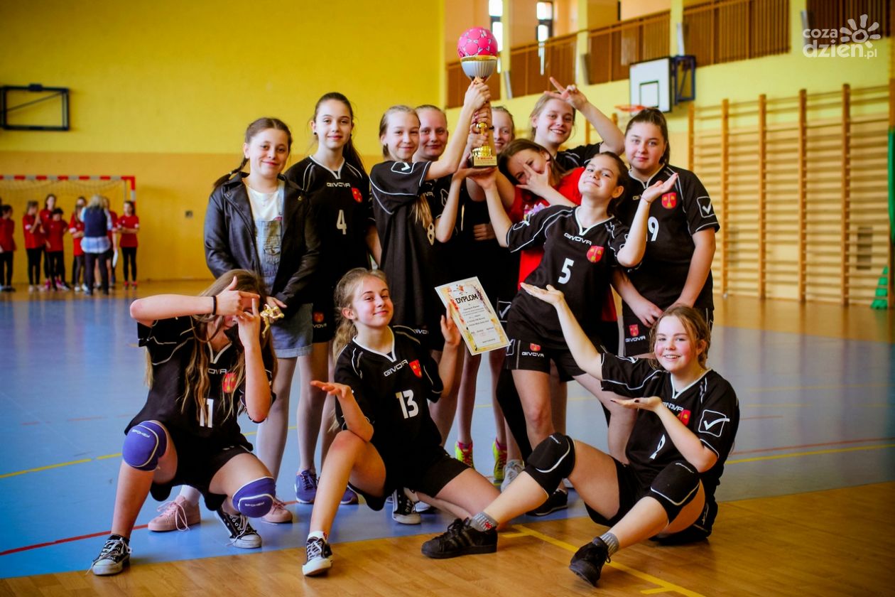 Turniej piłki ręcznej dziewcząt o puchar wójta gminy Gózd