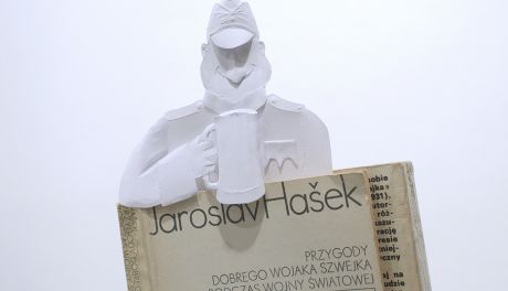 "Rzeźby z papieru książkami inspirowane" - Izabelli Mosańskiej, MBP Radom