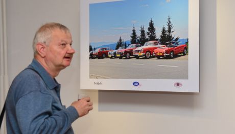 Auto-CAAR - wystawa fotografii Łukasza Wykroty