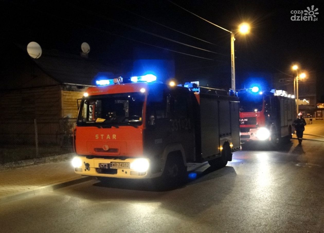 Groźny pożar poddasza domu przy ulicy Skrajnej