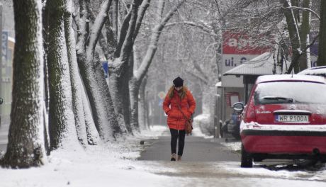 Zima zawitała do Radomia. Ślisko na chodnikach i drogach!