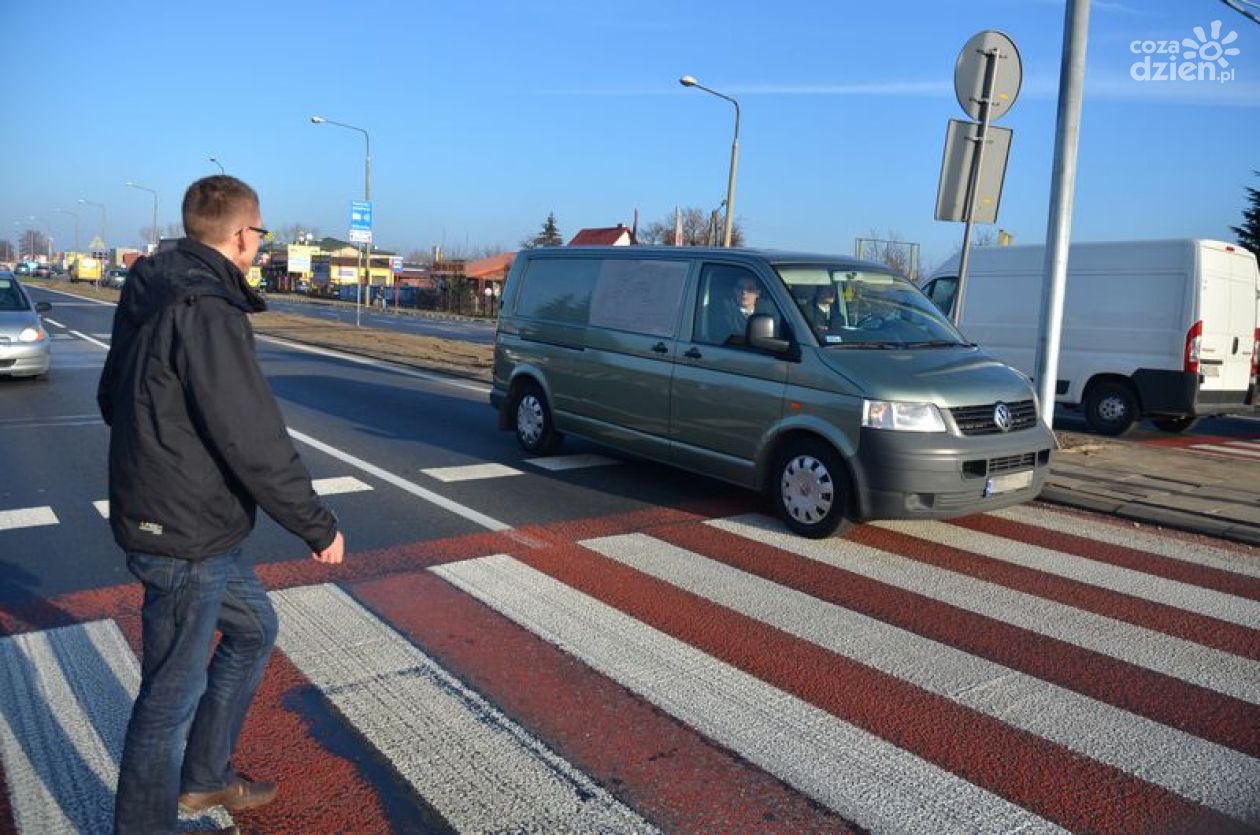 Pulsujące światła za 60 tys. zł nie działają na kierowców!