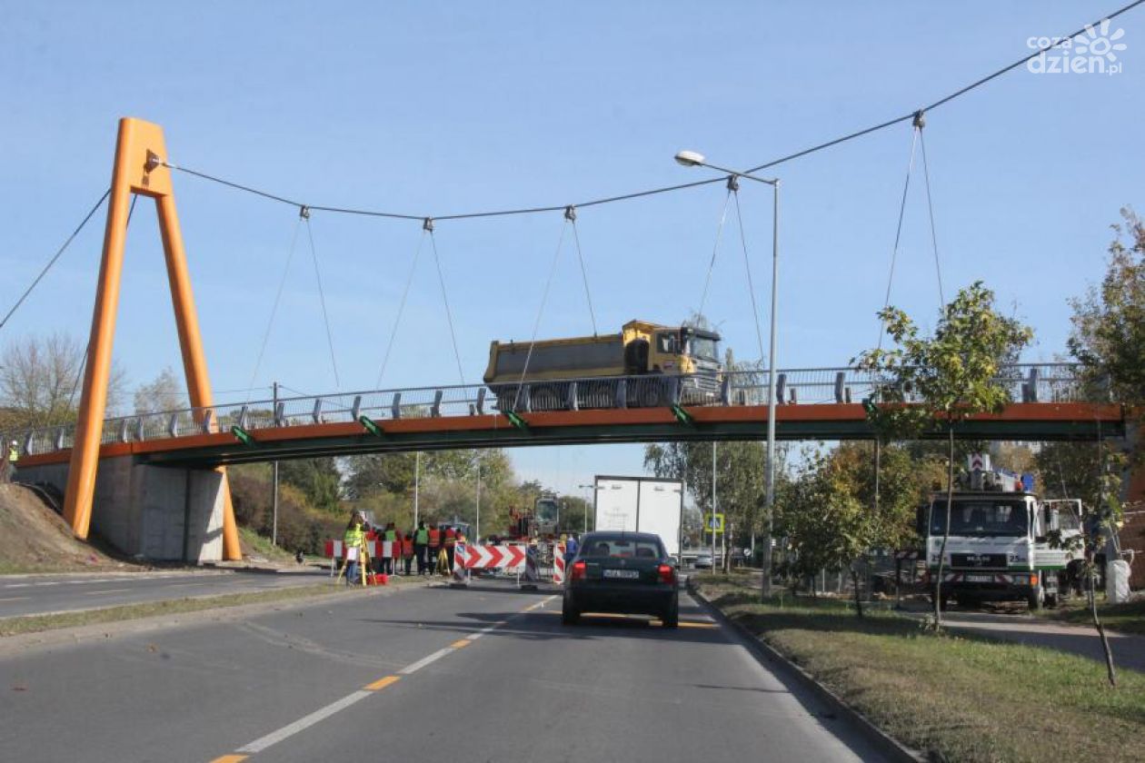 Kładka Szarych Szeregów. Problemy wykonawcy