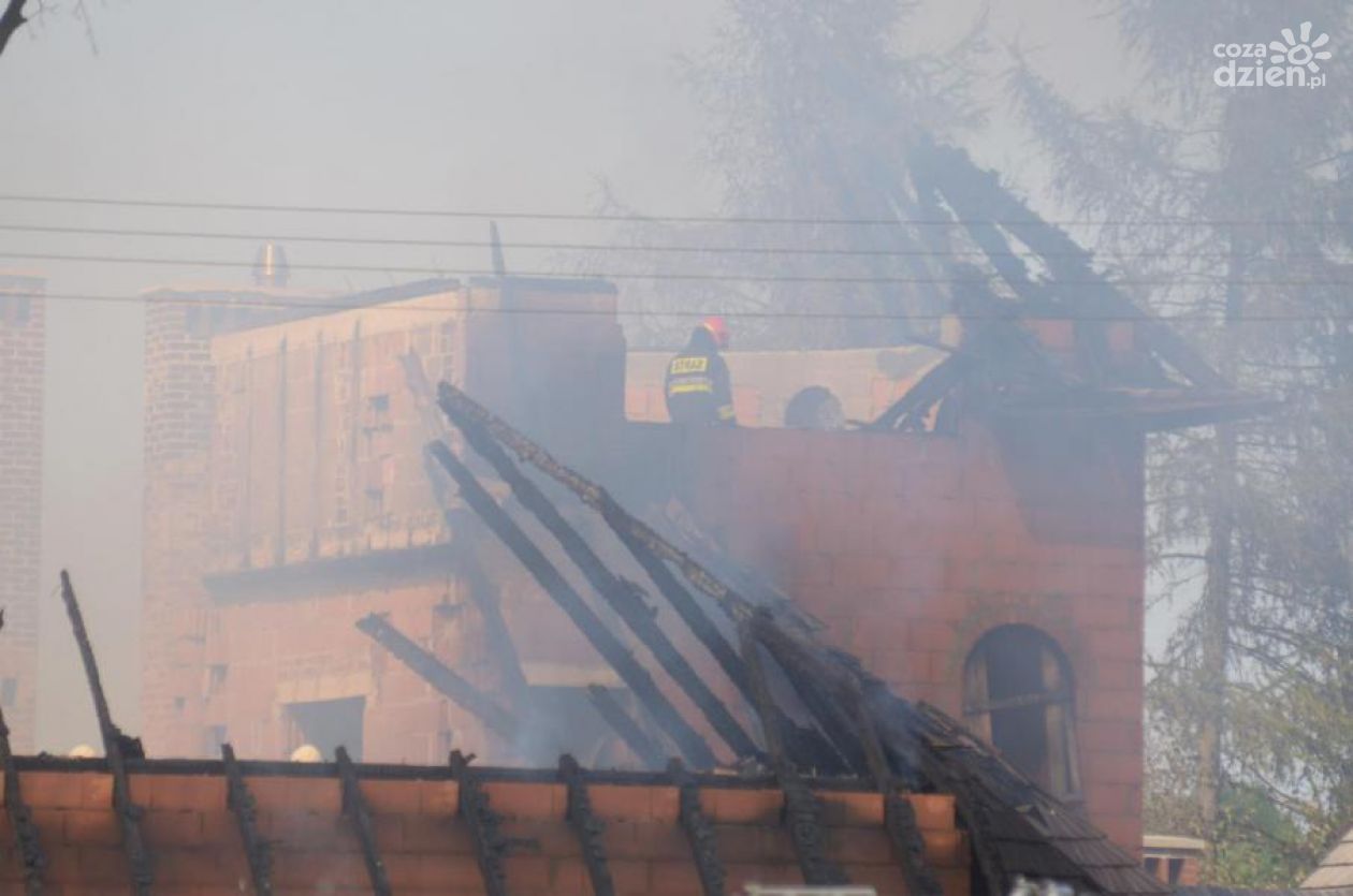 ZAKRZEW: Groźny pożar koło Cerekwi (Zdjęcia)