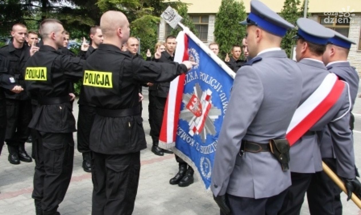 Ślubowanie 33 nowo przyjętych policjantów