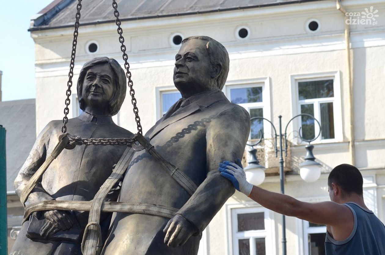 Pomnik pary prezydenckiej jest już w Radomiu!