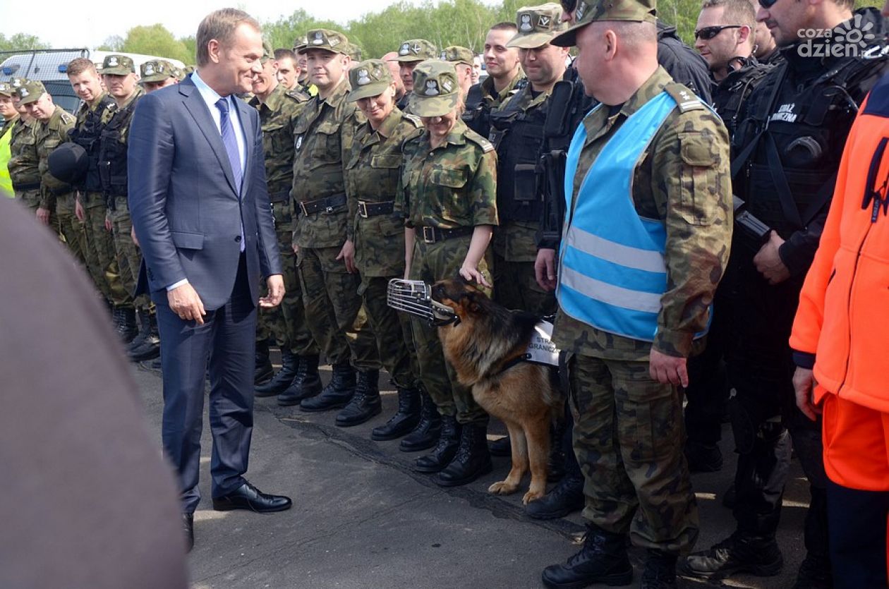 Premier Tusk na manewrach w Radomiu