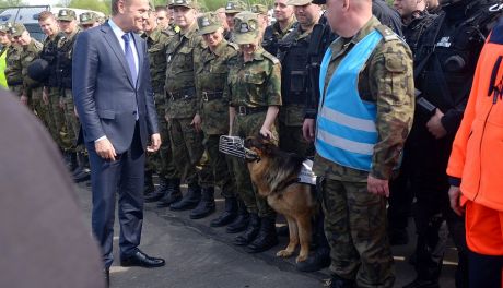 Premier Tusk na manewrach w Radomiu