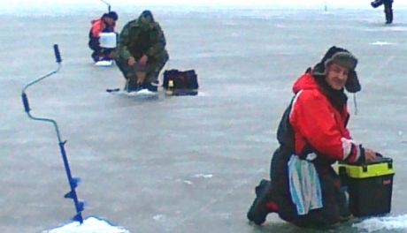 JEDLNIA-LET. Mistrzostwa w łowieniu pod lodem