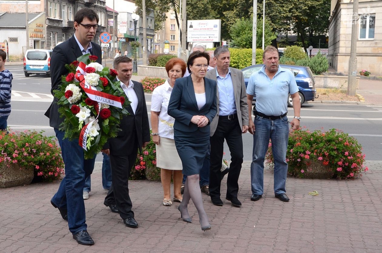Marszałek Kopacz w Radomiu złożyła kwiaty pod pomnikiem Czerwca 76